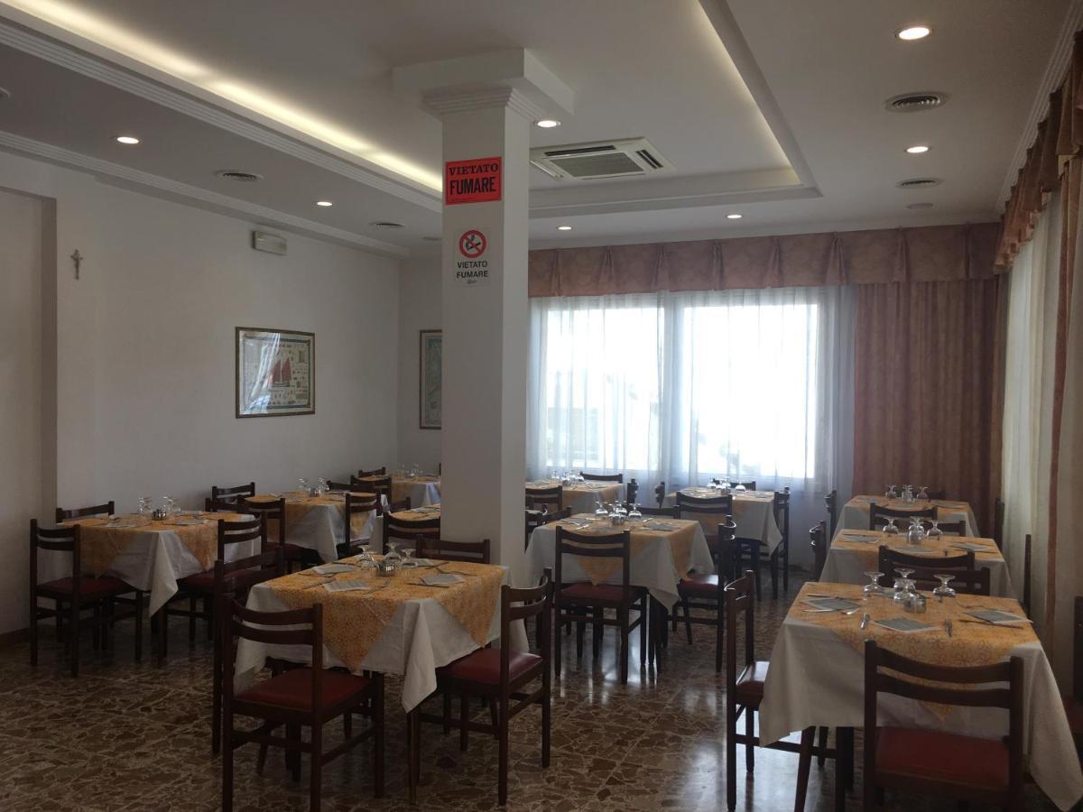 Hotel Villa Rinaldini Rimini Dış mekan fotoğraf