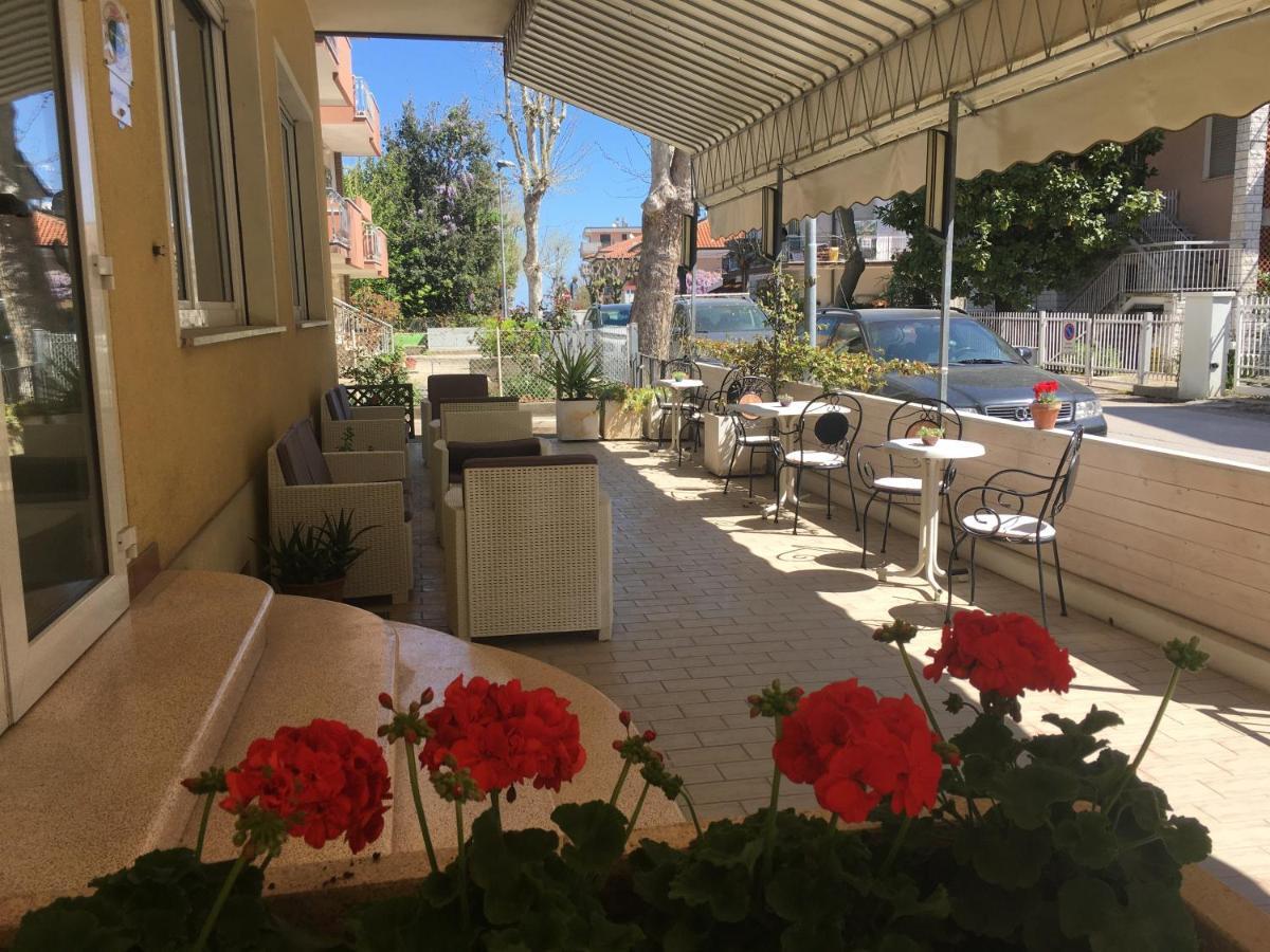 Hotel Villa Rinaldini Rimini Dış mekan fotoğraf
